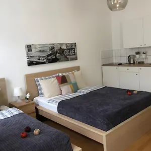 New, Bright Near The Metro! , Wiedeń Austria